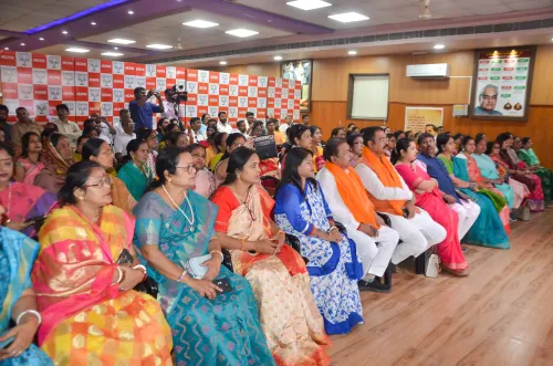 पटना: पीएम मोदी का नारी शक्ति वंदन सम्मेलन