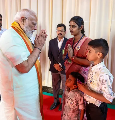 Madurai: PM Modi Interacts with Poornachandran's Family