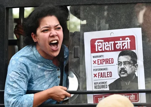 IYC कार्यकर्ताओं को दिल्ली पुलिस ने हिरासत में लिया