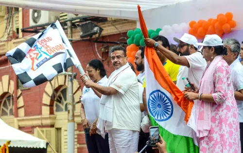 सुवेंदु अधिकारी, अग्निमित्रा पॉल और लिएंडर पेस के साथ मैराथन फ्लैग ऑफ