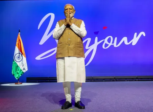 पेरिस में भारतीय समुदाय संग मोदी का संवाद
