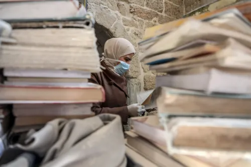 Gaza: Volunteers in the Library