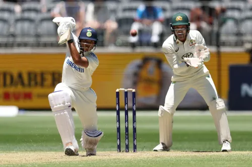 3rd Test: Gavaskar Critiques Jaiswal's Dismissal by Starc