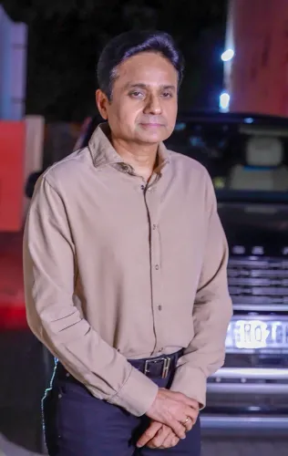 धर्मा प्रोडक्शंस के CEO अपूर्व मेहता 'सिस्टम' स्क्रीनिंग में