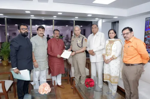 नई दिल्ली: बीजेपी प्रतिनिधिमंडल ने Mallikarjun Kharge के खिलाफ शिकायत दर्ज की