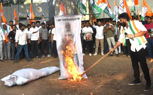 Bengaluru: KPCC Youth Congress Demonstrates Against Rising LPG Prices