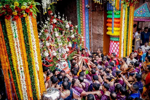 तालध्वज रथ पर भगवान बलभद्र के दर्शन