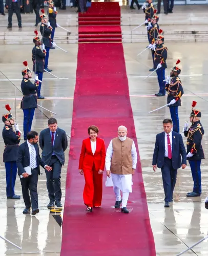 फ्रांस यात्रा पूर्ण कर मोदी पेरिस से रवाना