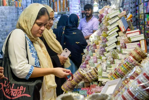 पटना: ईद से पहले की उत्सवधर्मिता