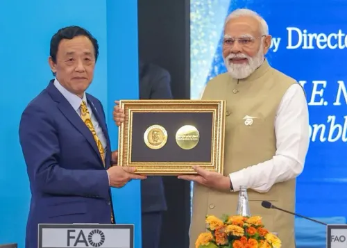 FAO महानिदेशक ने मोदी को एग्रीकोला मेडल पहनाया