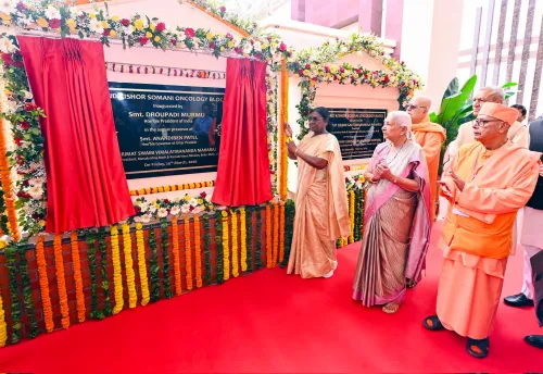 मथुरा: राष्ट्रपति मुर्मू ने ऑन्कोलॉजी ब्लॉक का उद्घाटन किया