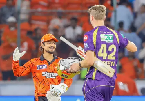 मैच के अंत में कैमरून ग्रीन ने ईशान किशन को नमस्कार किया