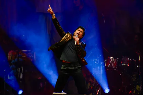 पटना: शान ने बिहार दिवस समारोह में प्रदर्शन किया