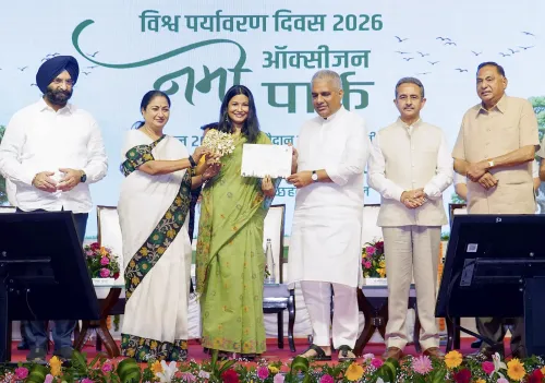 भूपेंद्र यादव, रेखा गुप्ता और सिरसा — नमो ऑक्सीजन पार्क उद्घाटन