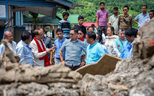 शिवराज सिंह चौहान का यज़ाली के बाढ़ प्रभावित निप्को क्षेत्र का निरीक्षण
