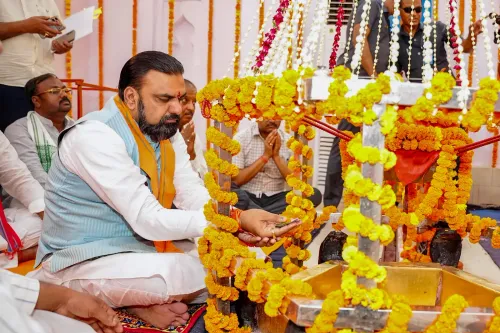 बक्सर के भगवान वामन मंदिर में सम्राट चौधरी की पूजा