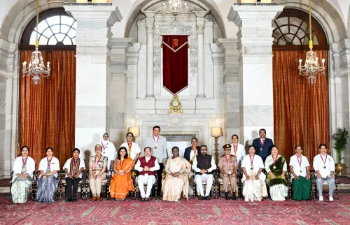राष्ट्रपति भवन में पुरस्कार समारोह का शुभारंभ