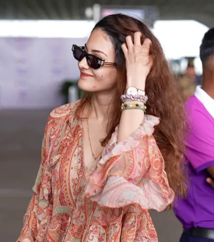 Mumbai: Amyra Dastur spotted at airport