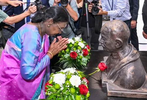 Skopje: President Murmu Unveils Mahatma Gandhi Bust
