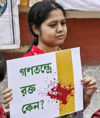 कोलकाता: फोरम सदस्यों ने मतदान अधिकारों को बहाल करने के लिए विरोध प्रदर्शन किया