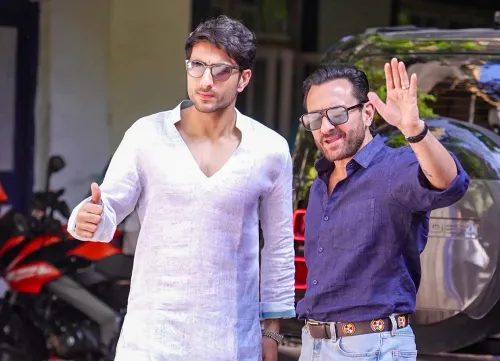 Mumbai: Saif and Ibrahim Spotted in Bandra