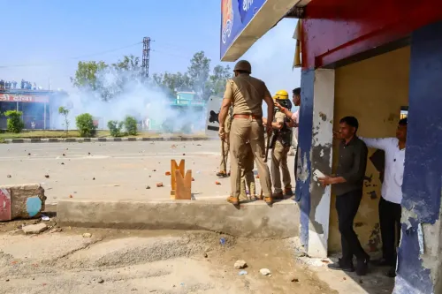 मथुरा: गौ रक्षक की मृत्यु के बाद प्रदर्शन