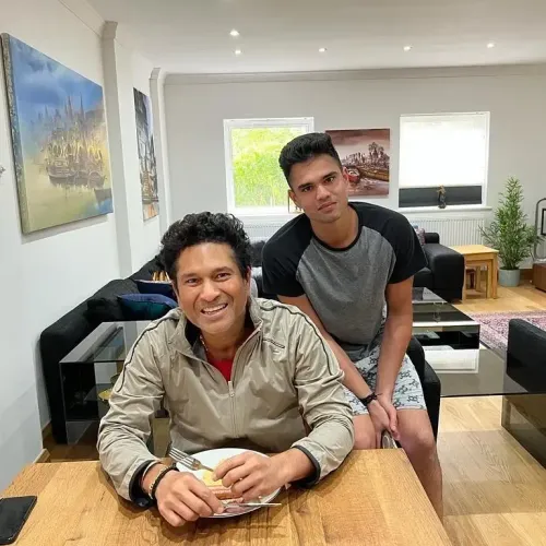 क्या अर्जुन तेंदुलकर 5 मार्च को सानिया से शादी करने जा रहे हैं?