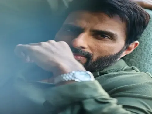 क्या सोनू सूद से मिलने का इंतजार कर रहे फैन को मिलेगी खुशी?