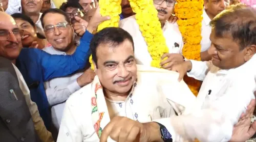 नितिन गडकरी का 68वें जन्मदिन पर संकल्प: 5 साल में 1 लाख युवाओं को खेल सुविधाएं, 25 लाख पेड़ और सस्ते कैंसर इंजेक्शन