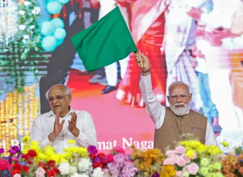 Banaskantha: PM Modi Initiates New Projects and Lays Foundation Stone in Gujarat