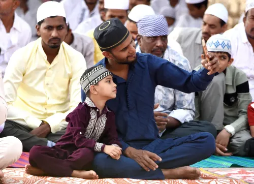 सेल्फी और उत्सव — ईदगाह में यादगार पल