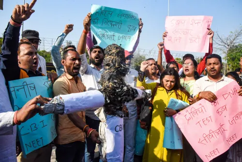 पटना: NEET परीक्षार्थी की मौत के मामले में विरोध प्रदर्शन