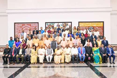 New Delhi: President Murmu participates in Akshaya Patra ceremony