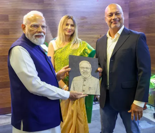 Victoria: PM Modi Meets Indian Diaspora in Seychelles