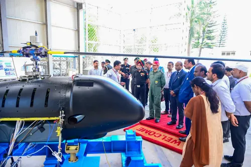 बैंगलोर: सेना प्रमुख ने HAL सुविधाओं का दौरा किया