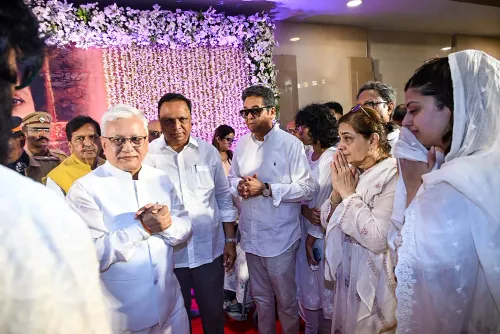 मुंबई: महाराष्ट्र के गवर्नर ने आशा भोसले को श्रद्धांजलि दी