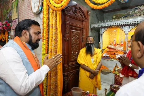 Sitamarhi: Samrat Choudhary offers prayers at Punaura Dham