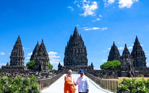 मोदी प्रबोवो की प्रम्बानन मंदिर में साझा उपस्थिति