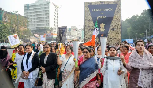 Kolkata: Trinamool Mahila Congress Organizes March