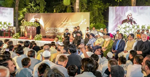 नई दिल्ली: पवित्रा मारgherita ईरानी दूतावास में चेहलूम शोक समारोह में शामिल हुईं