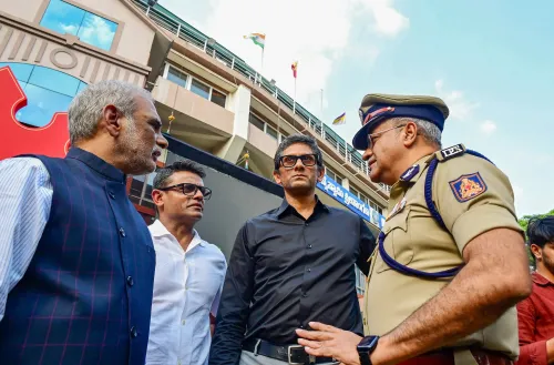 बेंगलुरु: केएससीए stampede पीड़ितों के लिए स्मारक पत्थर का अनावरण