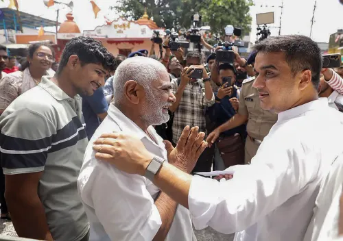 हर्ष संघवी का बाढ़ प्रभावित इलाकों का दौरा