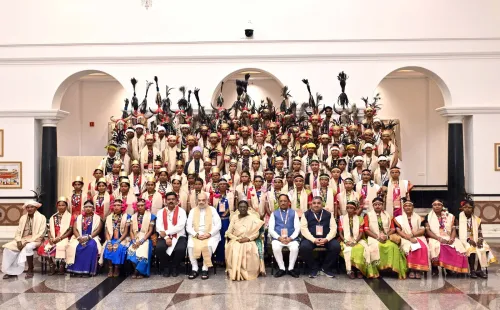 राष्ट्रपति भवन में ग्रुप फोटो — मुर्मू, शाह और साय एक साथ