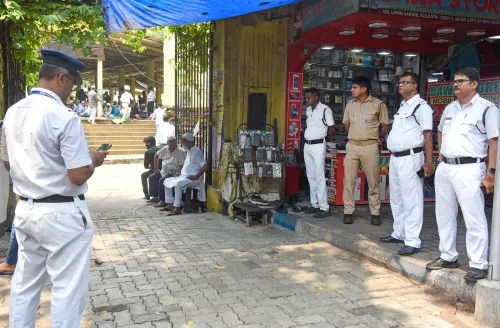 पुलिस पहरे में टीपू सुल्तान मस्जिद में जुमे की नमाज़