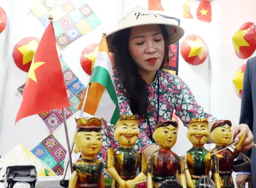 बेंगलुरु में यात्रा और पर्यटन मेले में आगंतुकों की उपस्थिति