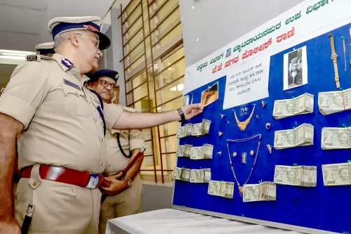 बेंगलुरु पुलिस आयुक्त ने ज़ब्त संपत्ति का किया प्रदर्शन