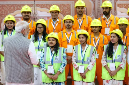 मोदी ने श्रमिकों से की बातचीत, बालोतरा कार्यक्रम में जुड़ाव