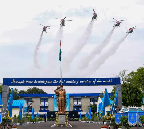 IAF हेलीकॉप्टरों का फ्लाईपास्ट — डुंडीगल में आसमान गूंजा
