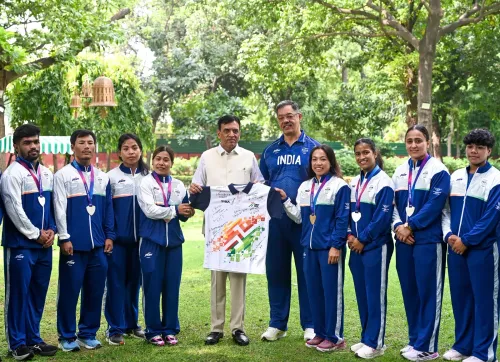 New Delhi: Mansukh Mandaviya felicitates Commonwealth Games 2026 medallists