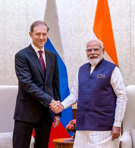 नई दिल्ली: पीएम मोदी ने रूस के पहले उप प्रधानमंत्री डेनिस मंटुरोव से मुलाकात की